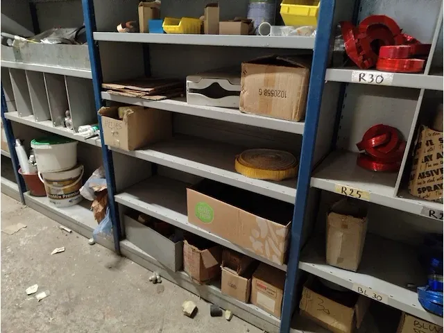 12 metalen magazijnrekken - afbeelding 19 van  23
