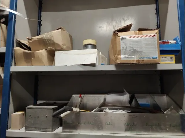 12 metalen magazijnrekken - afbeelding 22 van  23