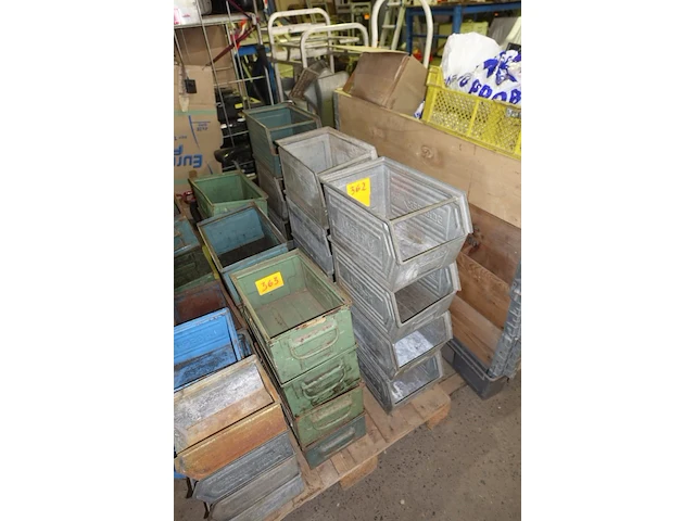 12 metalen stapelbakken - afbeelding 2 van  2