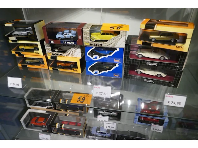 12 miniatuur autos ixo - matrix - afbeelding 6 van  6