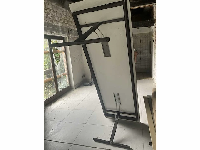 12 opklapbare houten tafels - afbeelding 4 van  8
