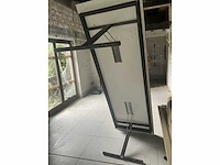 12 opklapbare houten tafels - afbeelding 4 van  8