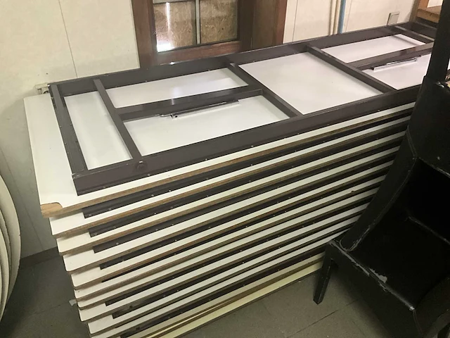 12 opklapbare houten tafels - afbeelding 5 van  8