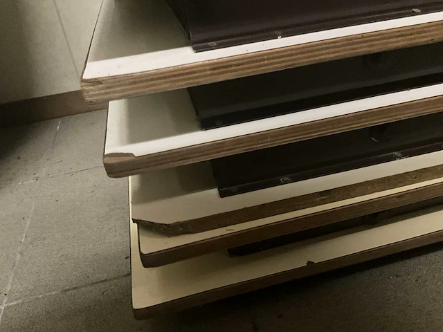 12 opklapbare houten tafels - afbeelding 7 van  8