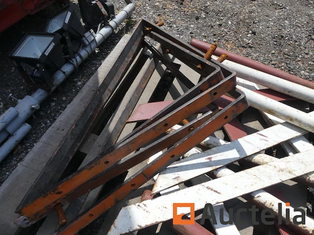 12 stalen consoles en statieven - afbeelding 3 van  3
