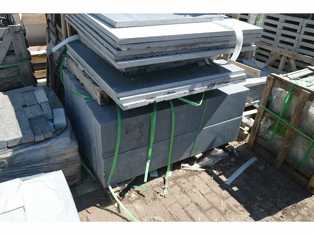 12 stuks blauwe hardsteen bloktrede 125x25x15cm - afbeelding 3 van  5