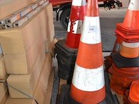 12 stuks grote verkeerskegels - afbeelding 1 van  5