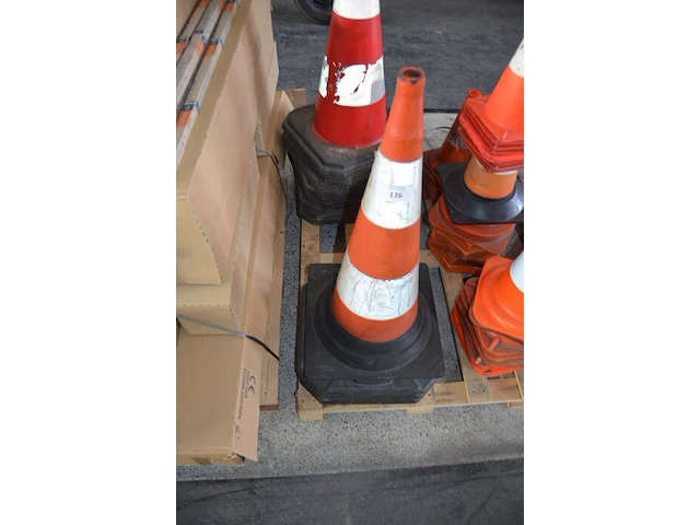 12 stuks grote verkeerskegels - afbeelding 4 van  5