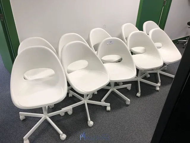 12 verrijdbare metalen stoelen - afbeelding 1 van  6