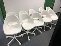 12 verrijdbare metalen stoelen
