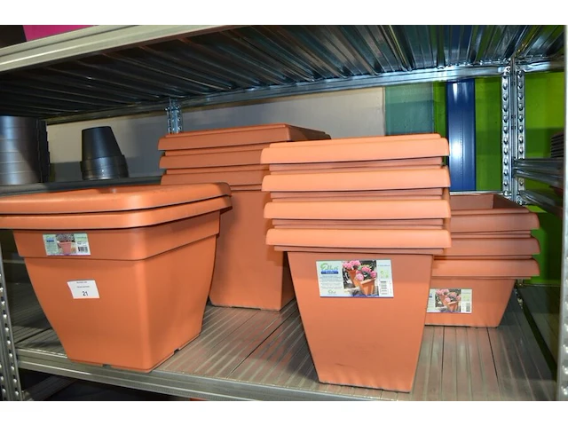12 vierkante bloempot elho diverse afmetingen 12-26 liter, kleur: terracotta - afbeelding 1 van  4