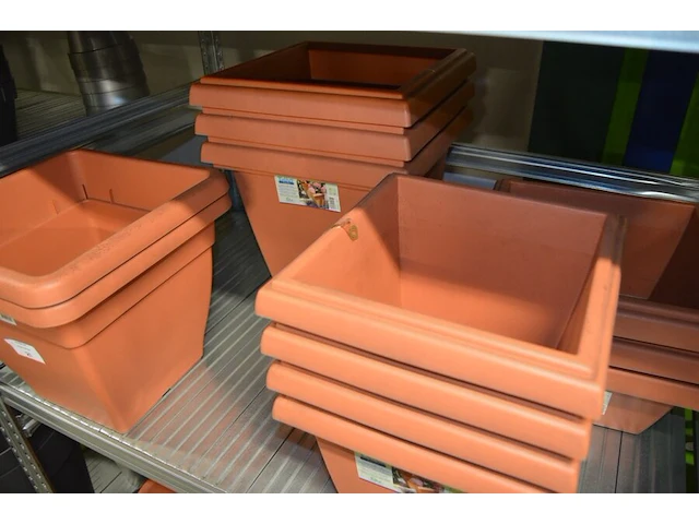 12 vierkante bloempot elho diverse afmetingen 12-26 liter, kleur: terracotta - afbeelding 4 van  4