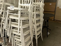 12 witte houten stoelen - afbeelding 1 van  4