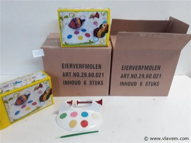 12 x ei – verfmolen met verf - afbeelding 1 van  2