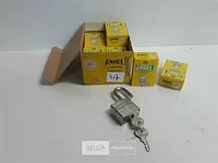 12 x hangslot met 2 sleutels blok 40 mm - afbeelding 1 van  3