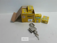 12 x hangslot met 2 sleutels blok 40 mm - afbeelding 1 van  3