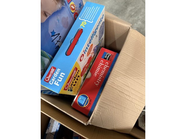 12 x speelgoed - afbeelding 3 van  3