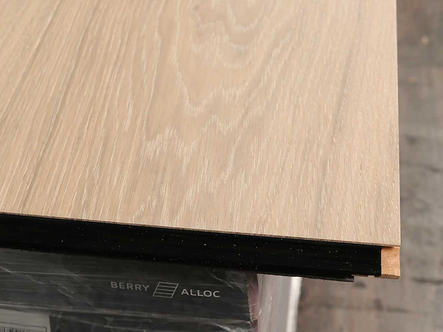 120 m2 parket eiken fineer berry alloc - 2410 x 241 x 10,1 mm - afbeelding 2 van  4
