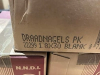 122 dozen nagels - afbeelding 2 van  3