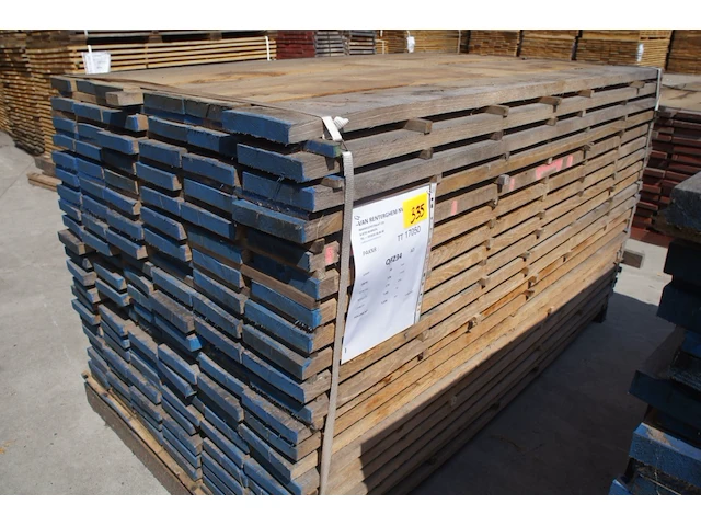 1,22 m³ eiken planken 30mm rustiek - afbeelding 1 van  3