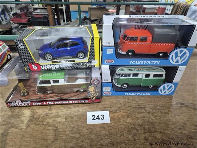 1:24 4 stuks - afbeelding 1 van  3