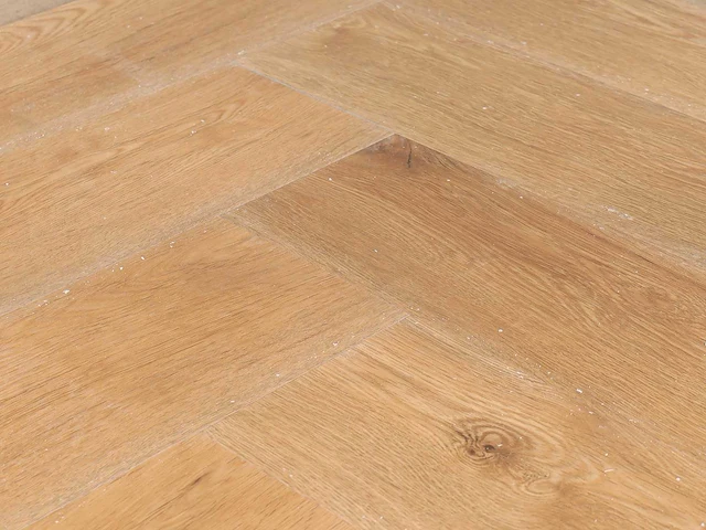 124 m2 pvc spc click visgraat - 750 x 150 x 5 mm - afbeelding 1 van  4