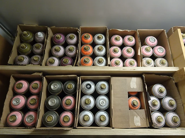 125x 400 ml spuitbus gold nc.acrylic professional spray paint - afbeelding 6 van  7