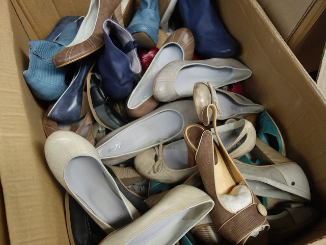 129x diverse schoenen - afbeelding 1 van  5
