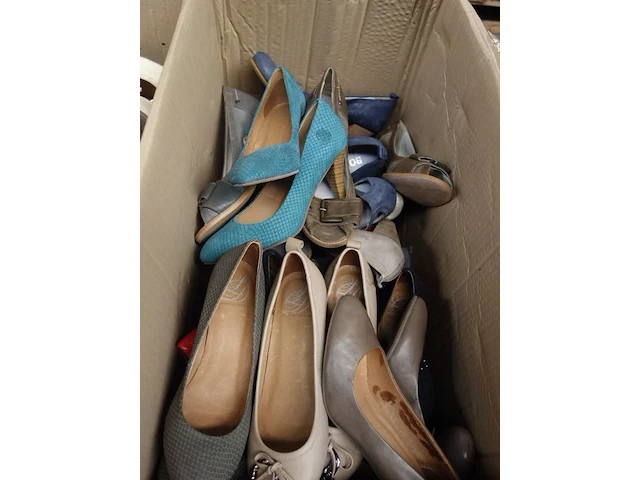 129x diverse schoenen - afbeelding 4 van  5