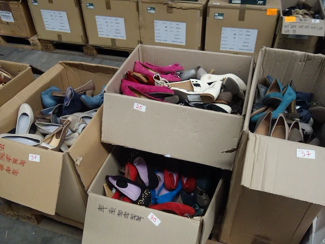 129x diverse schoenen - afbeelding 5 van  5