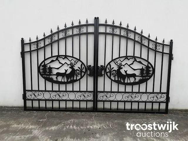 12ft deer design gate - afbeelding 1 van  8