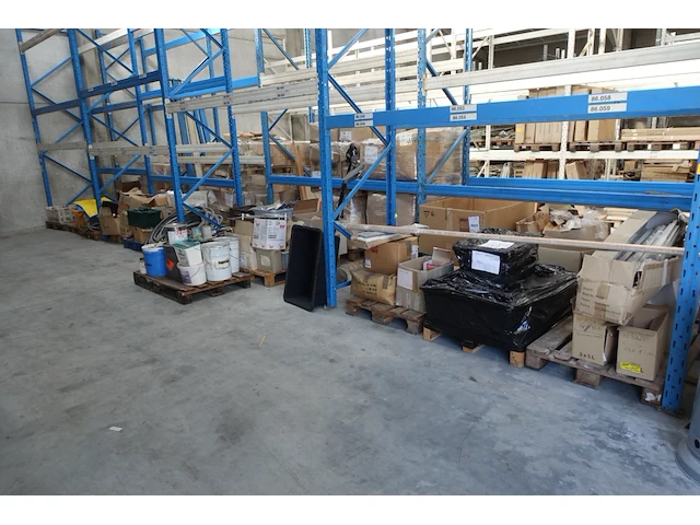 12x pallet diverse goederen - afbeelding 1 van  27