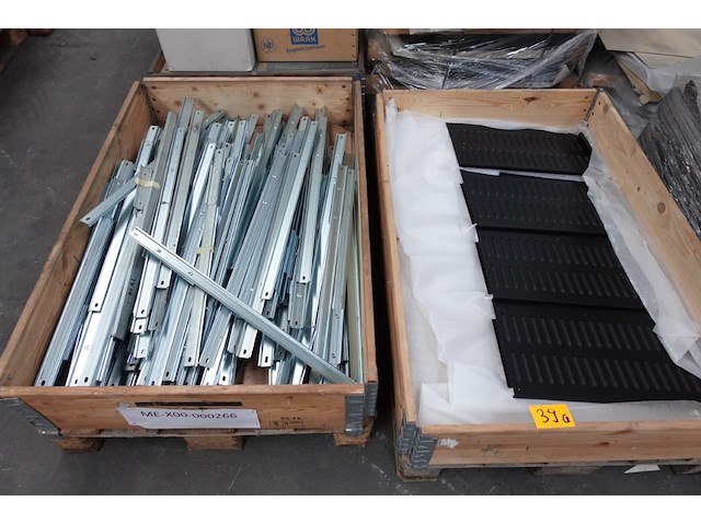 12x pallet metalen onderdelen laadpaalproductie - afbeelding 2 van  9