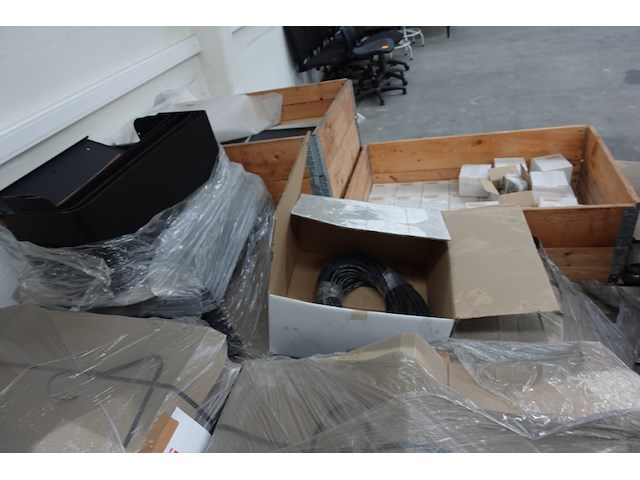 12x pallet metalen onderdelen laadpaalproductie - afbeelding 5 van  9