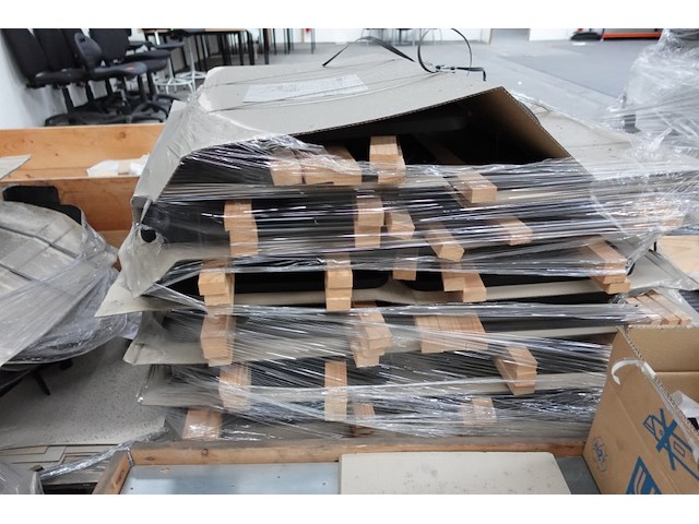 12x pallet metalen onderdelen laadpaalproductie - afbeelding 6 van  9