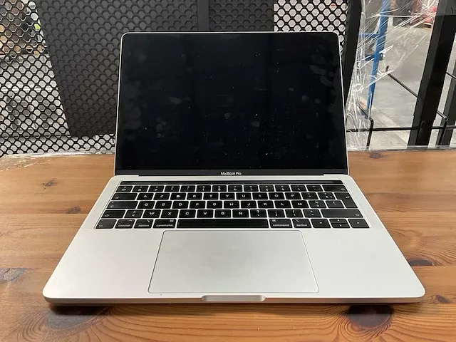 13” apple macbook pro a1989 - afbeelding 1 van  7