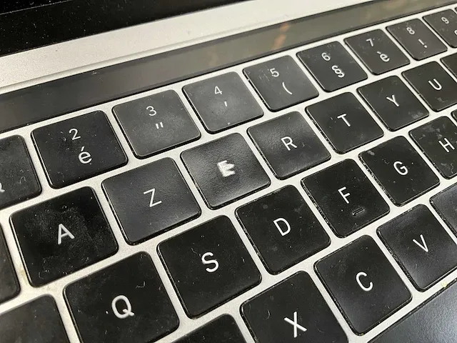 13” apple macbook pro a1989 - afbeelding 3 van  7
