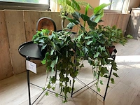 13 bijzettafels en decoratie