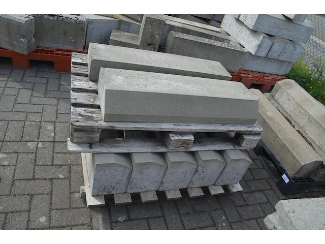 13 borduren 1 m (zonder pvc pallet) - afbeelding 2 van  5