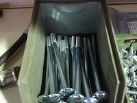 13 bouten met ronde gladde kop - afbeelding 1 van  1