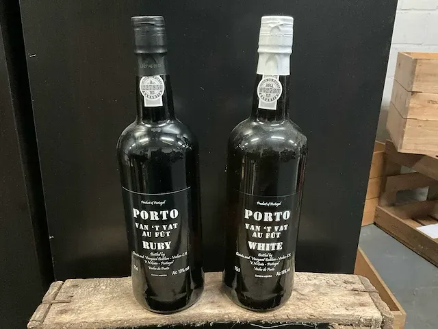 13 diverse flessen porto quinta & vineyard bottlers port - afbeelding 1 van  3