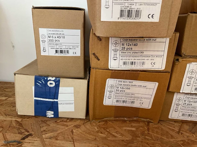 13 dozen bouten - afbeelding 6 van  6