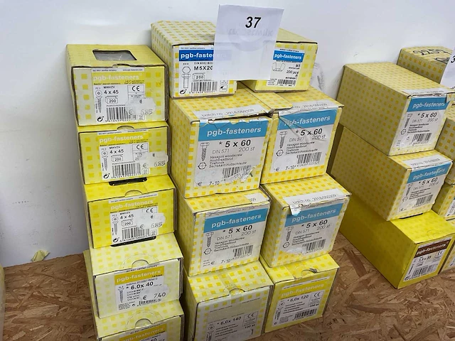 13 dozen houtbouten en houtschroeven - afbeelding 3 van  4