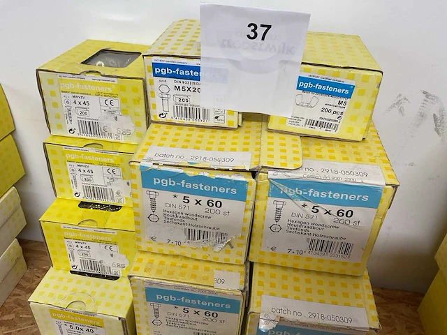 13 dozen houtbouten en houtschroeven - afbeelding 4 van  4