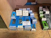 13 dozen houtbouten; houtdraadbouten - afbeelding 1 van  6