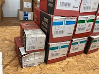 13 dozen houtbouten; houtschroeven - afbeelding 2 van  5