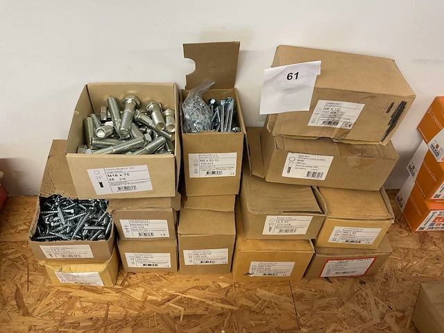 13 dozen houtbouten - afbeelding 1 van  5