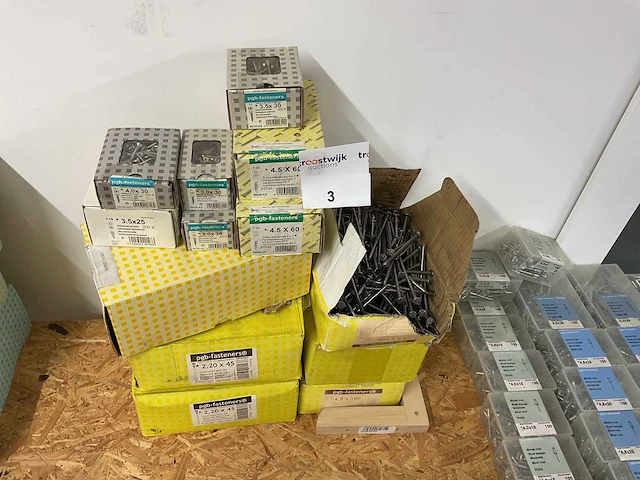 13 dozen universele schroeven; nagels plat geruite kop; deels inox - afbeelding 1 van  6