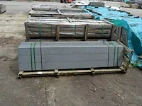 13 granieten platen gebrand en geborsteld met lijnen, 2 zijden afgewerkt grijs 220x45x3 (12,87m2) - afbeelding 1 van  6