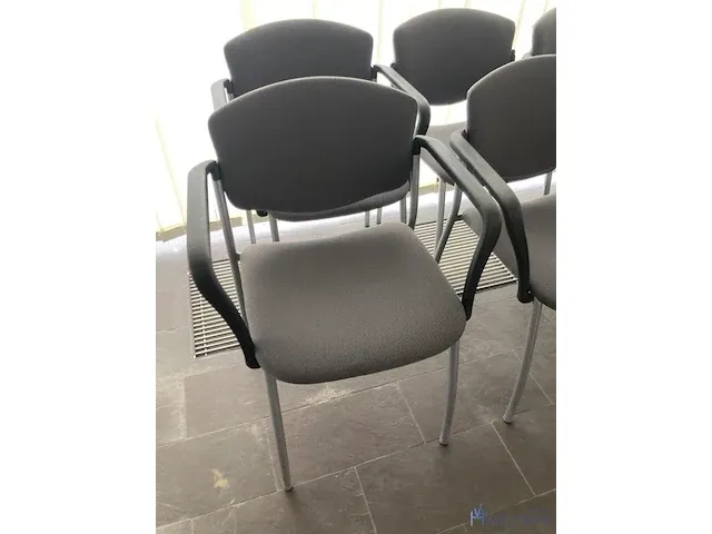 13 metalen stoelen - afbeelding 3 van  5